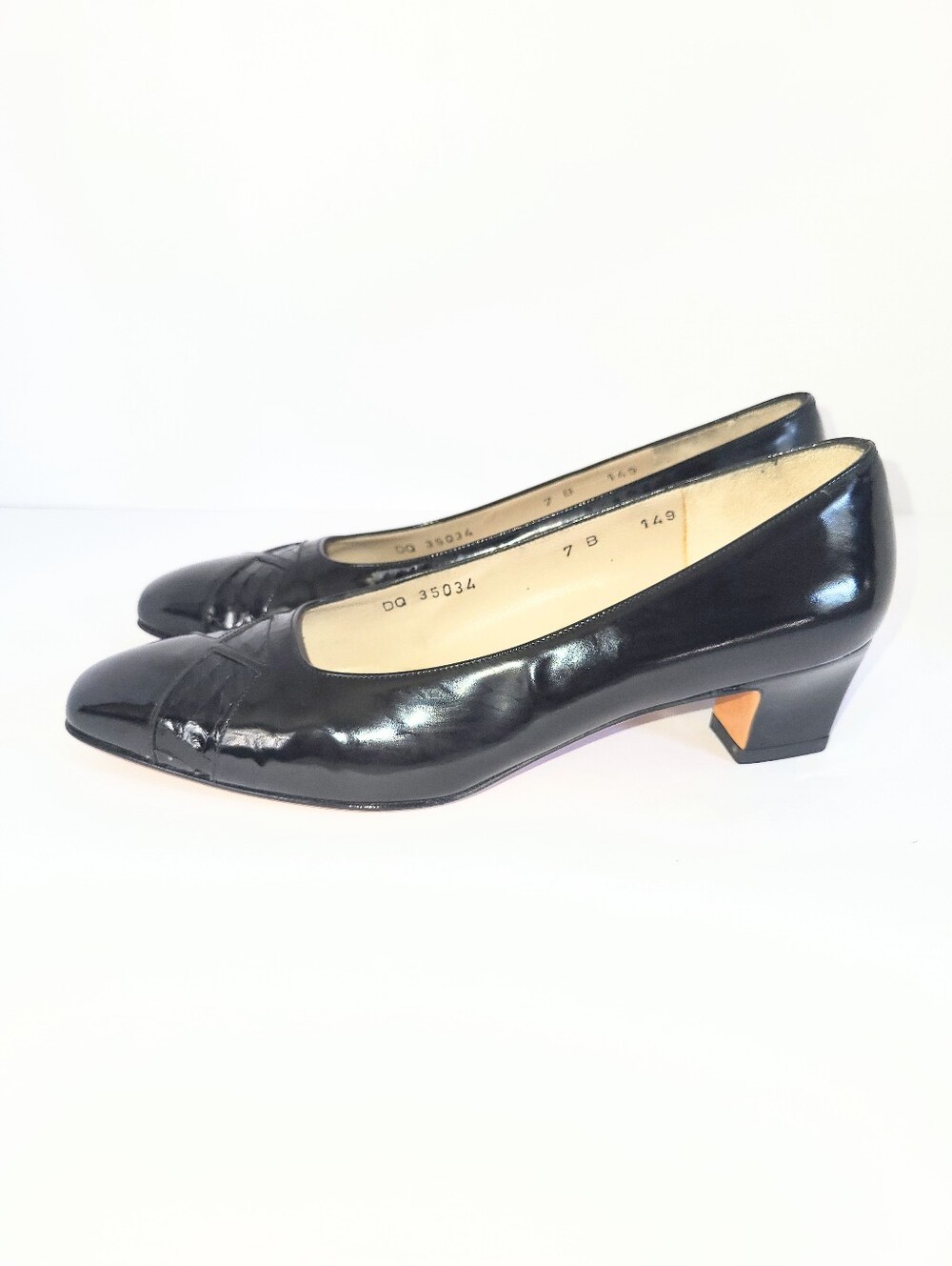 Salvatore Ferragamo Vintage 1980's Black Patent Leather Pumps Low Heel Size 7 - Picture 16 of 16